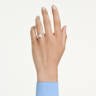 Una Angelic motif ring